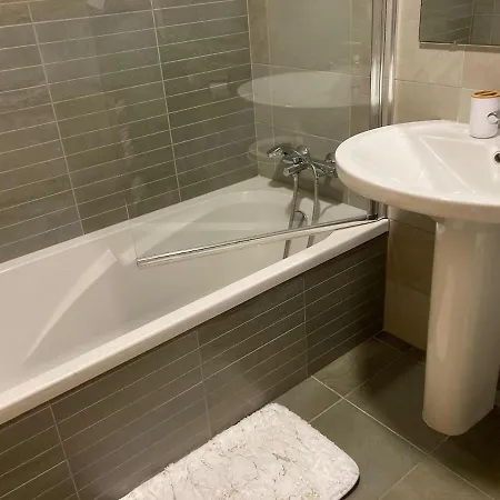 Completo Y Equipado A 3 Minutos De La Playa